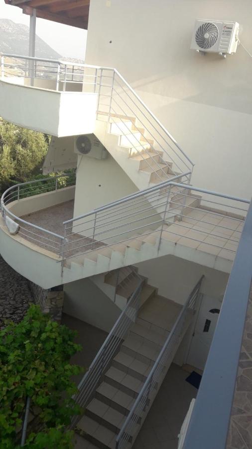 Lucas Apartments Himare Exteriör bild